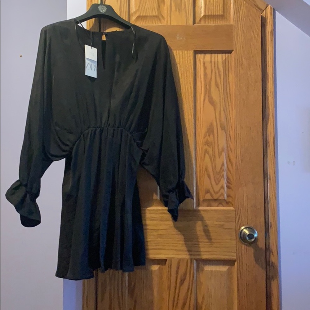 BLACK DRESS - Picture 2 of 4